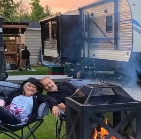 Meet your Posher, Nathalie - Picture 1 of 1